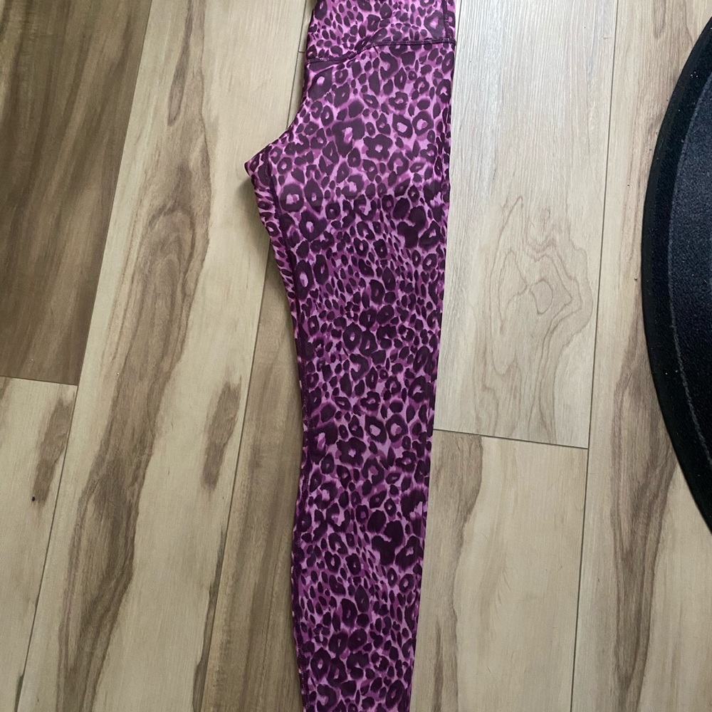Fabletics leopard leggings - Picture 4 of 5